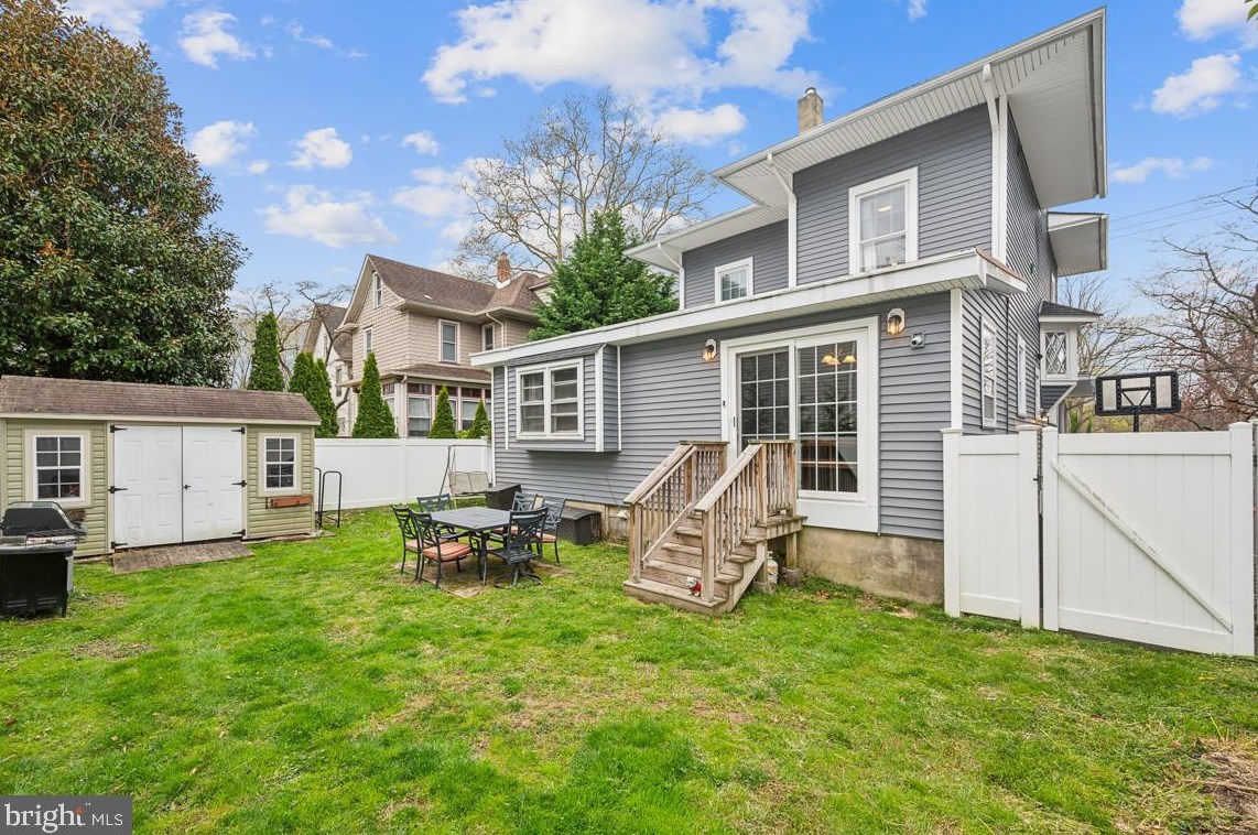 8 Mt Vernon Ave, Haddonfield NJ 08033-2325 exterior