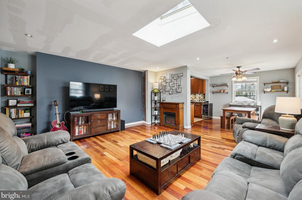 8 Mt Vernon Ave, Haddonfield NJ 08033-2325 exterior