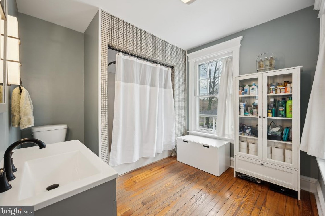 8 Mt Vernon Ave, Haddonfield NJ 08033-2325 exterior