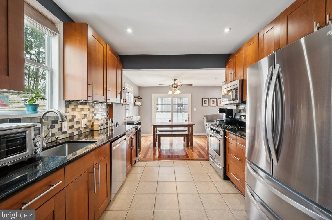 8 Mt Vernon Ave, Haddonfield NJ 08033-2325 exterior