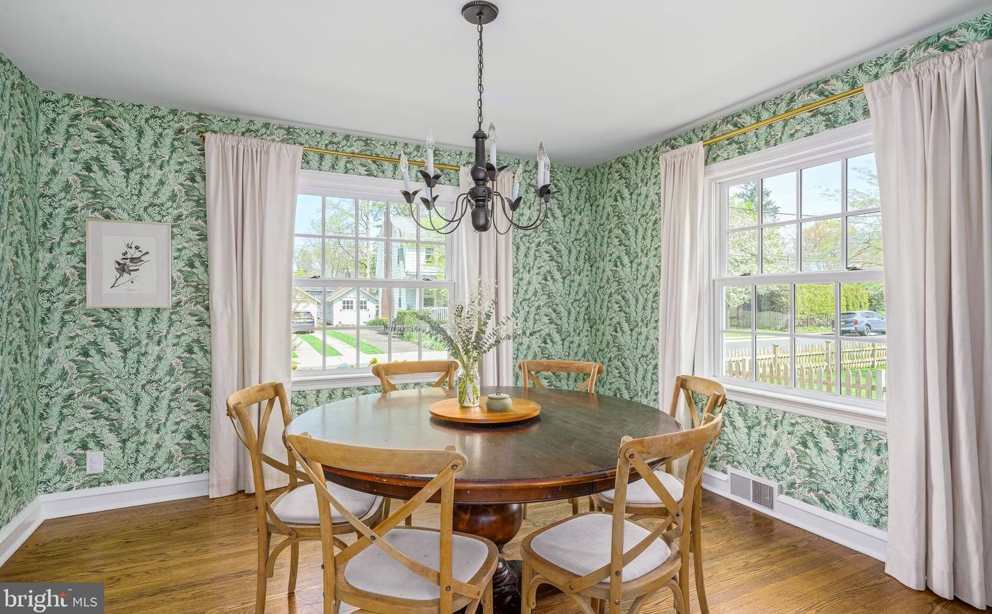 300 Mt Vernon Ave, Haddonfield NJ 08033-2522 exterior