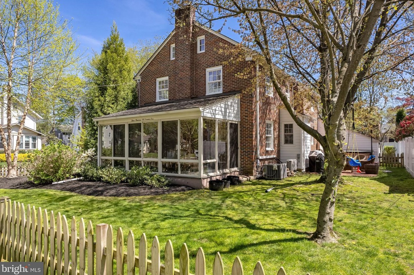 300 Mt Vernon Ave, Haddonfield NJ 08033-2522 exterior