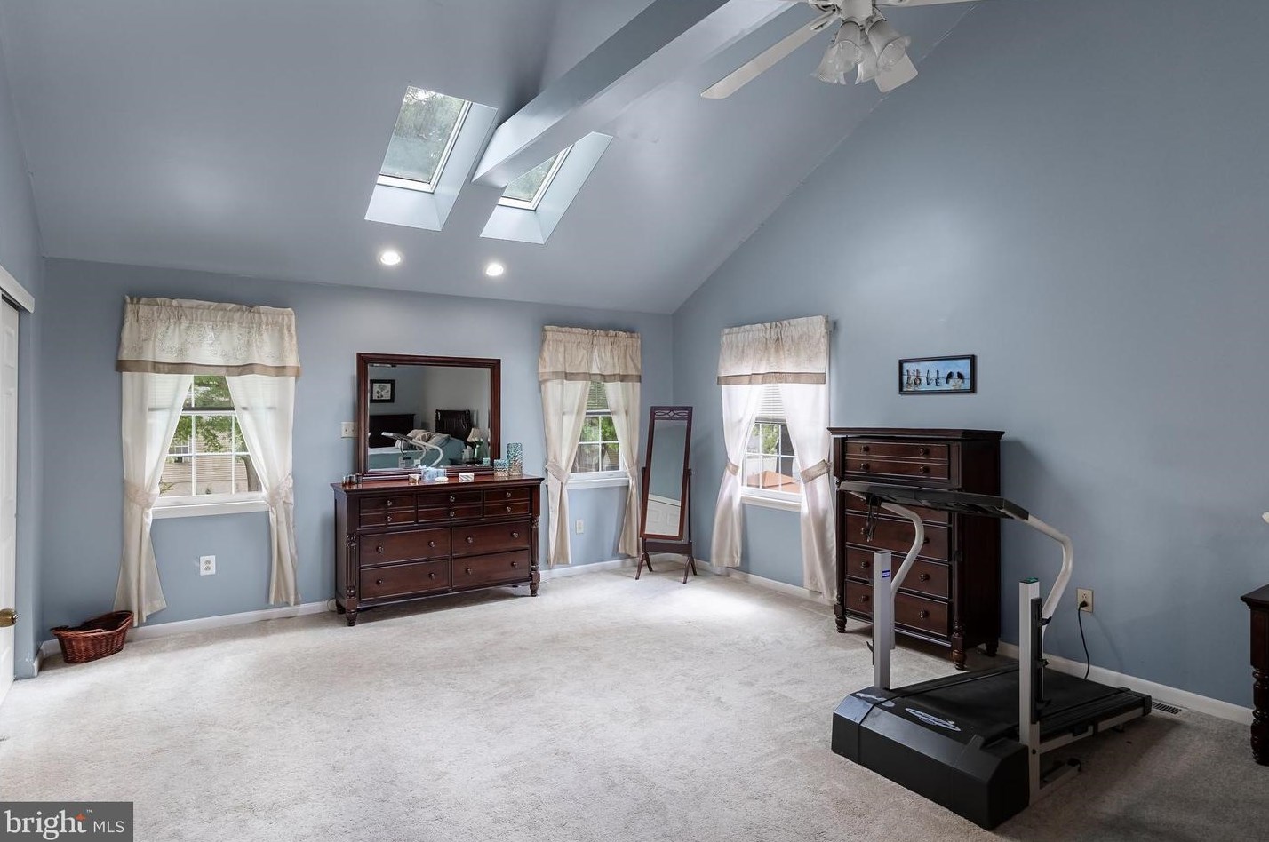 8314 Collins Ave, Camden NJ 08109-3567 exterior