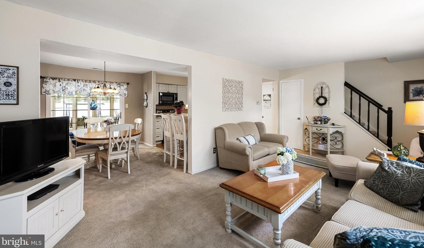 8314 Collins Ave, Camden NJ 08109-3567 exterior