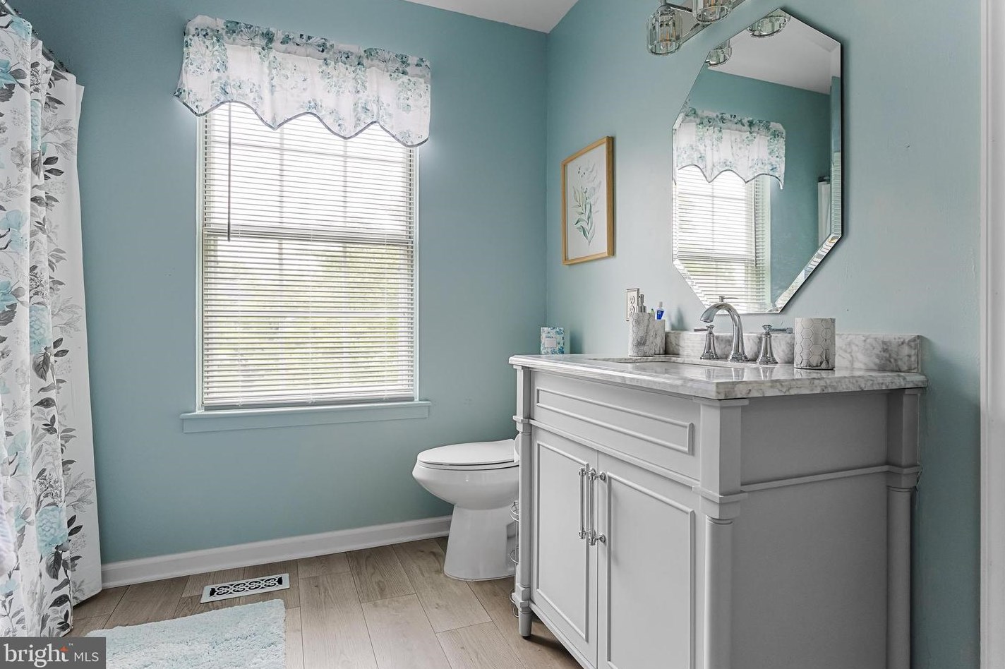 8314 Collins Ave, Camden NJ 08109-3567 exterior