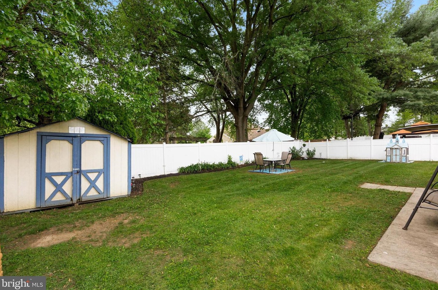 8314 Collins Ave, Camden NJ 08109-3567 exterior