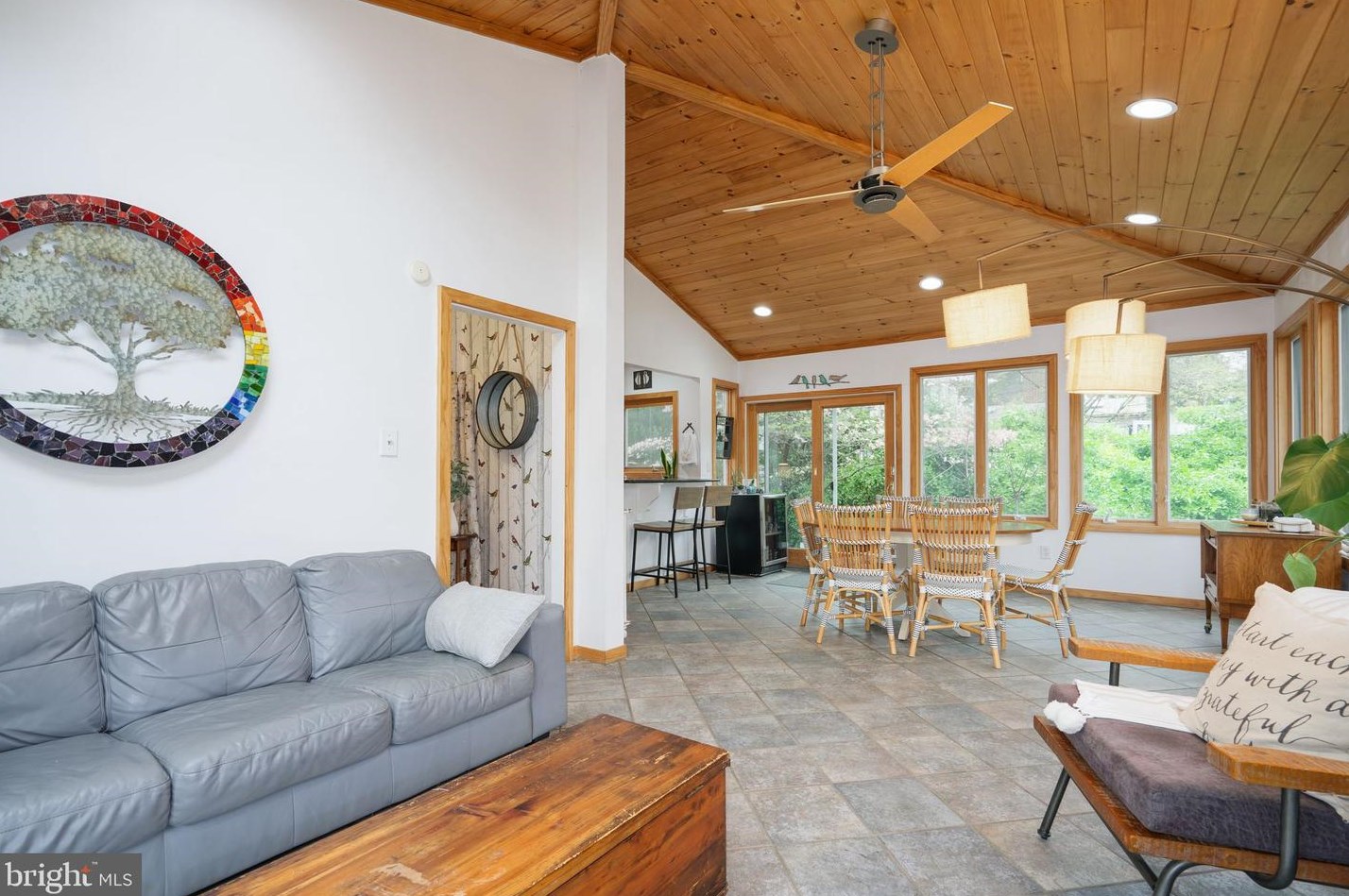 81 Chews Lndg Rd, Tavistock NJ 08033-3843 exterior