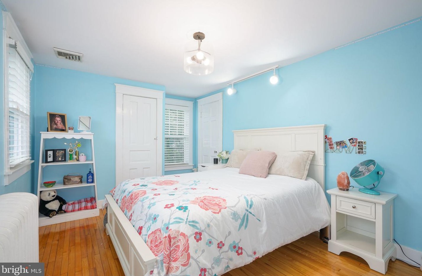 81 Chews Lndg Rd, Tavistock NJ 08033-3843 exterior