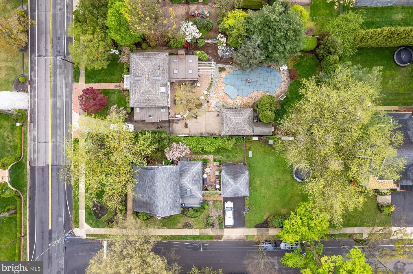 81 Chews Lndg Rd, Tavistock NJ 08033-3843 exterior