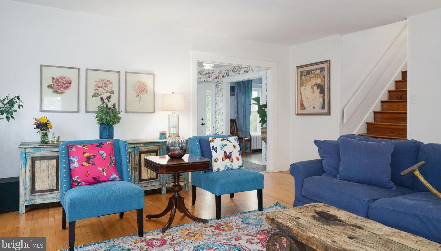 81 Chews Lndg Rd, Tavistock NJ 08033-3843 exterior