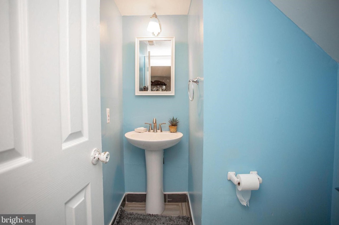 8421 Wyndam Rd, Camden NJ  08109-3219 exterior