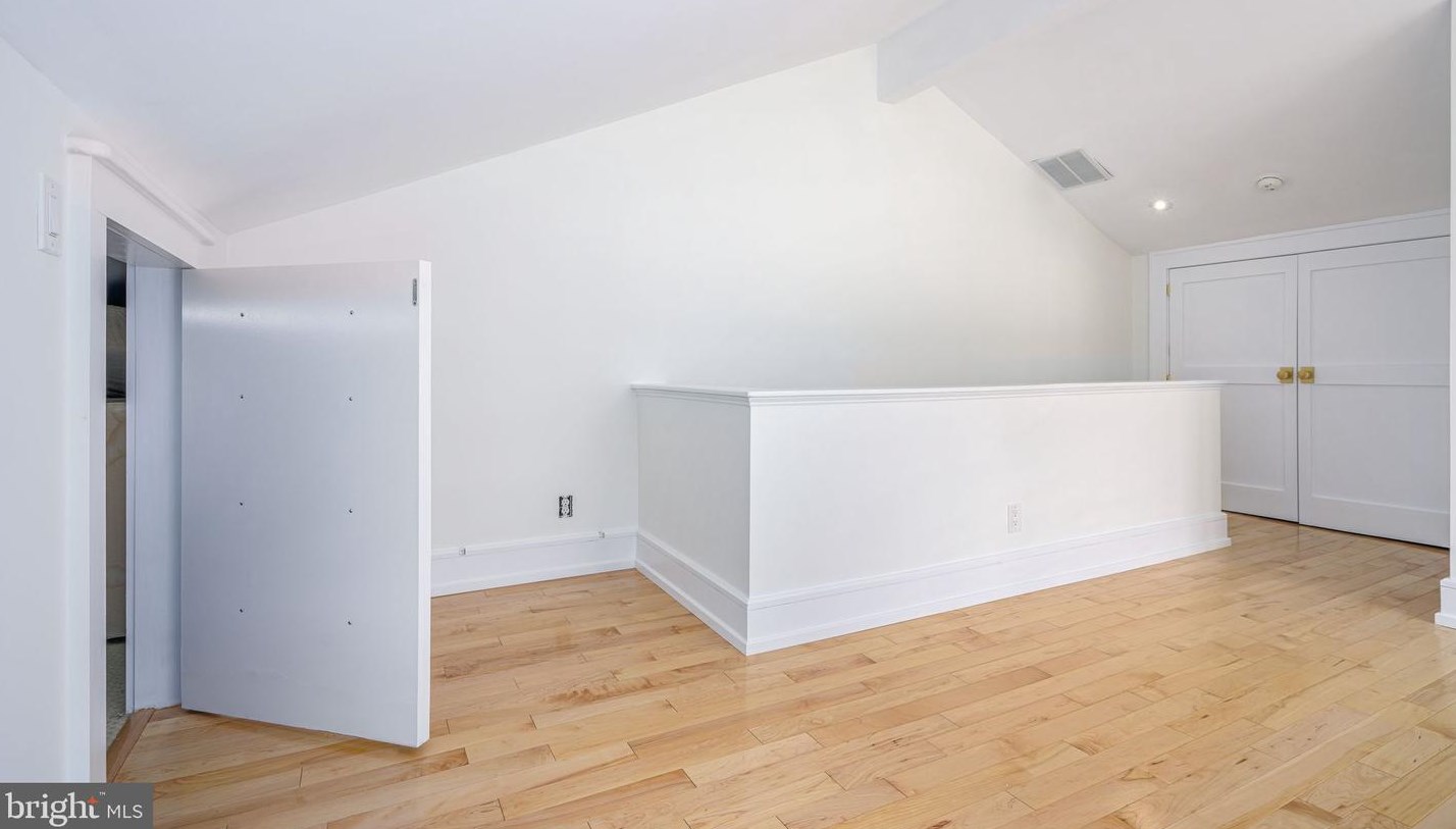 25 Mechanic St, Haddonfield NJ 08033-2411 exterior