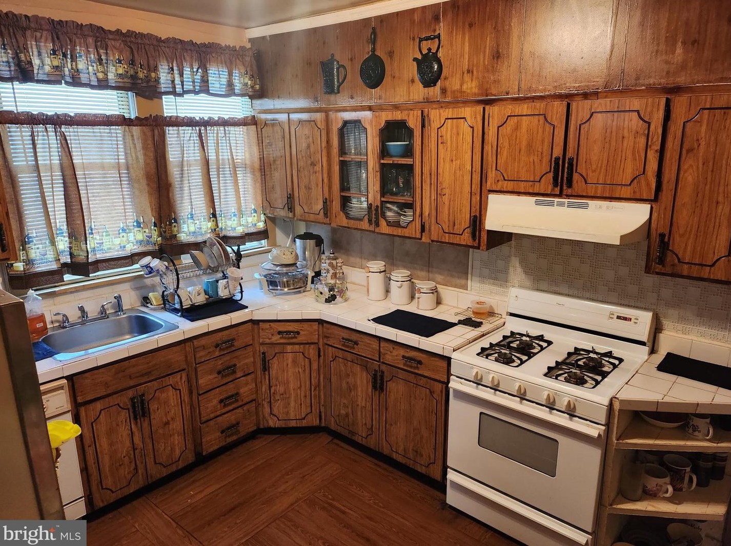 410 34th St, Camden NJ  08105-1606 exterior