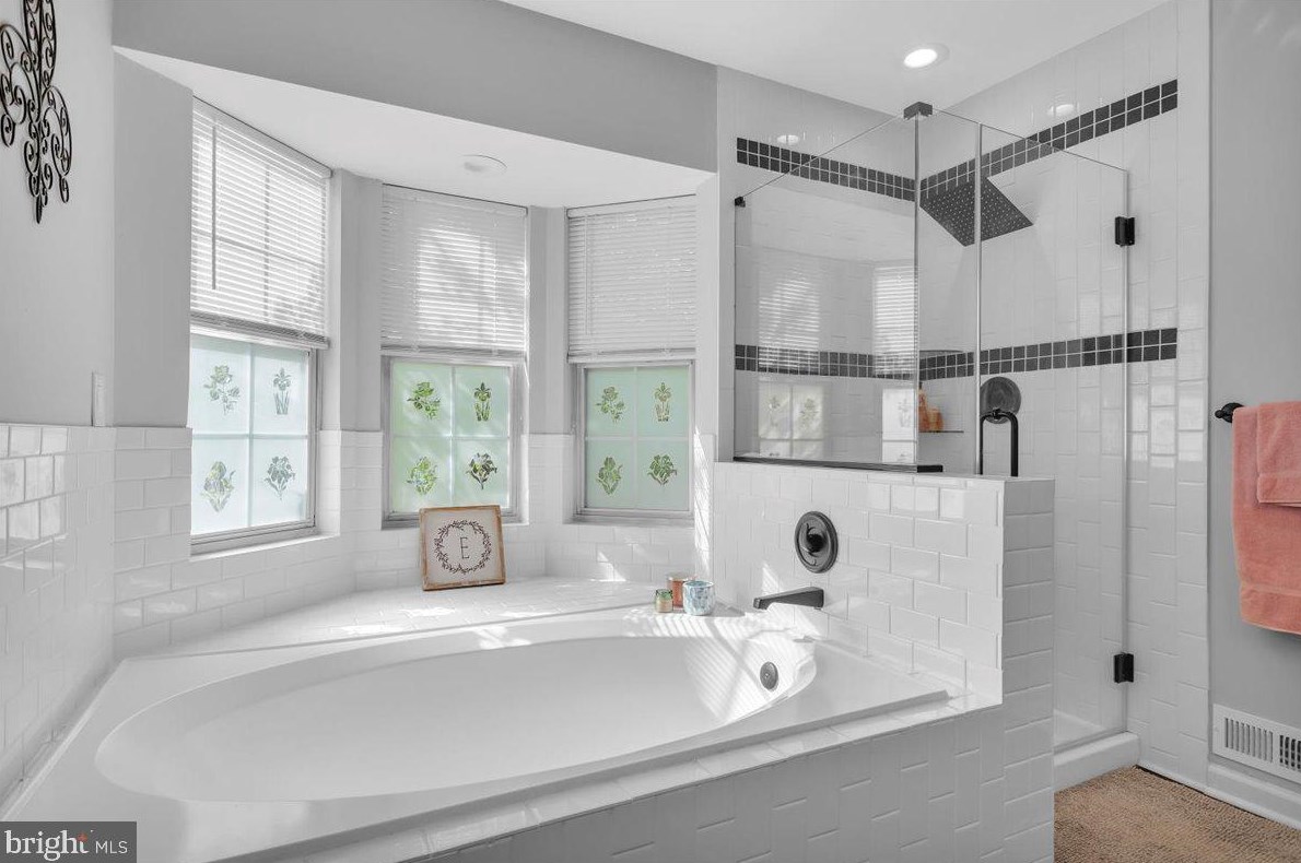 13 Ln Costa Dr, Blenheim NJ 08012-5533 exterior