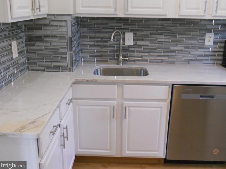 127 Minnetonka Rd, Somerdale NJ 08083-2720 exterior