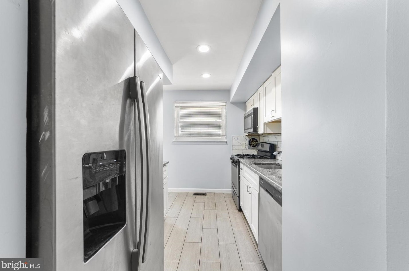 8413 Stow Rd, Camden NJ 08110-3337 exterior