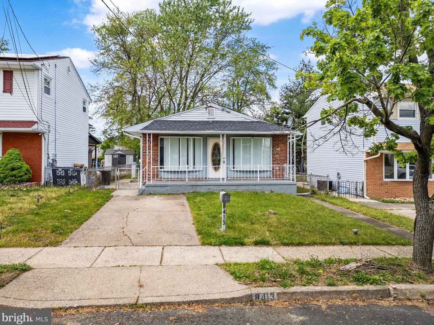 8413 Stow Rd, Camden NJ 08110-3337 exterior