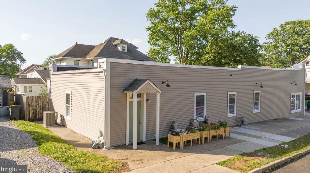 268 Wyoming Ave, Camden NJ 08106-1633 exterior