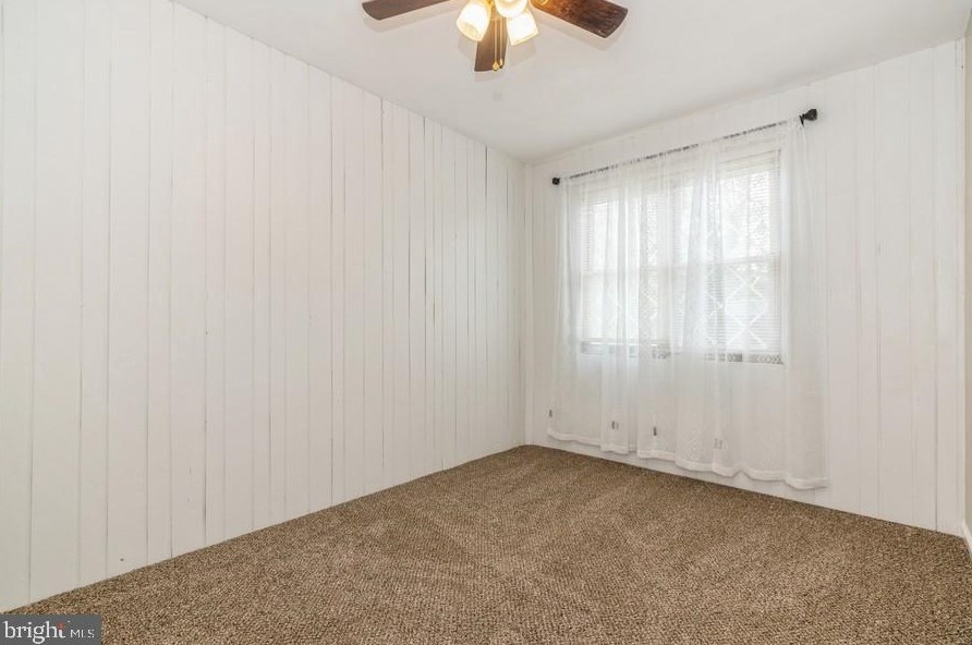 617 Division St, Gloucester NJ 08030-2335 exterior