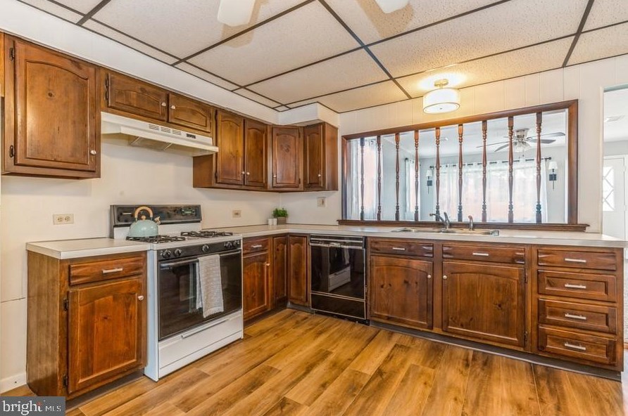 617 Division St, Gloucester NJ 08030-2335 exterior