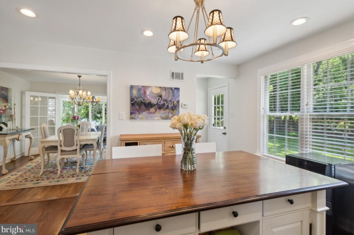 110 Homestead Ave, Tavistock NJ 08033-2731 exterior