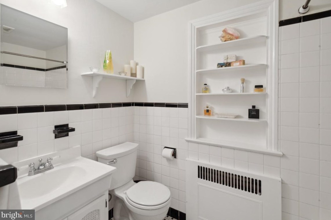 110 Homestead Ave, Tavistock NJ 08033-2731 exterior