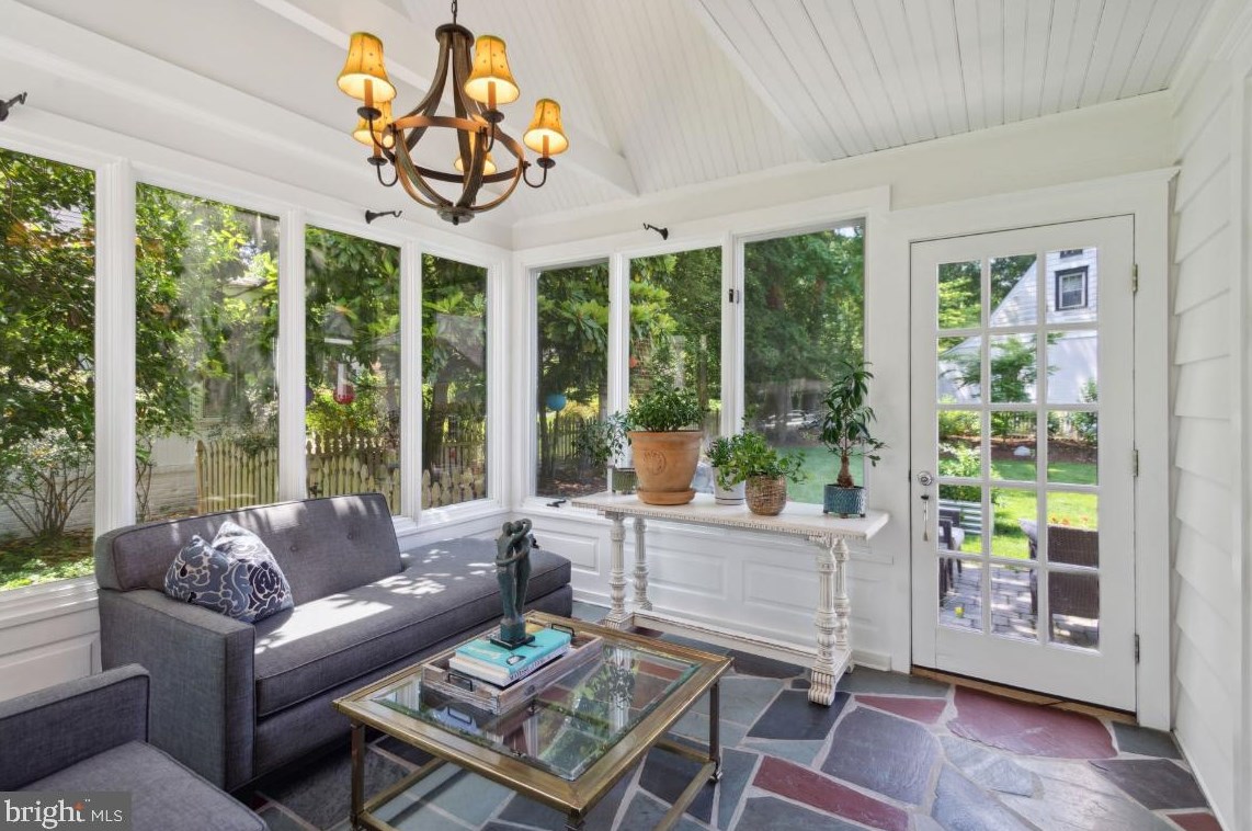 110 Homestead Ave, Tavistock NJ 08033-2731 exterior