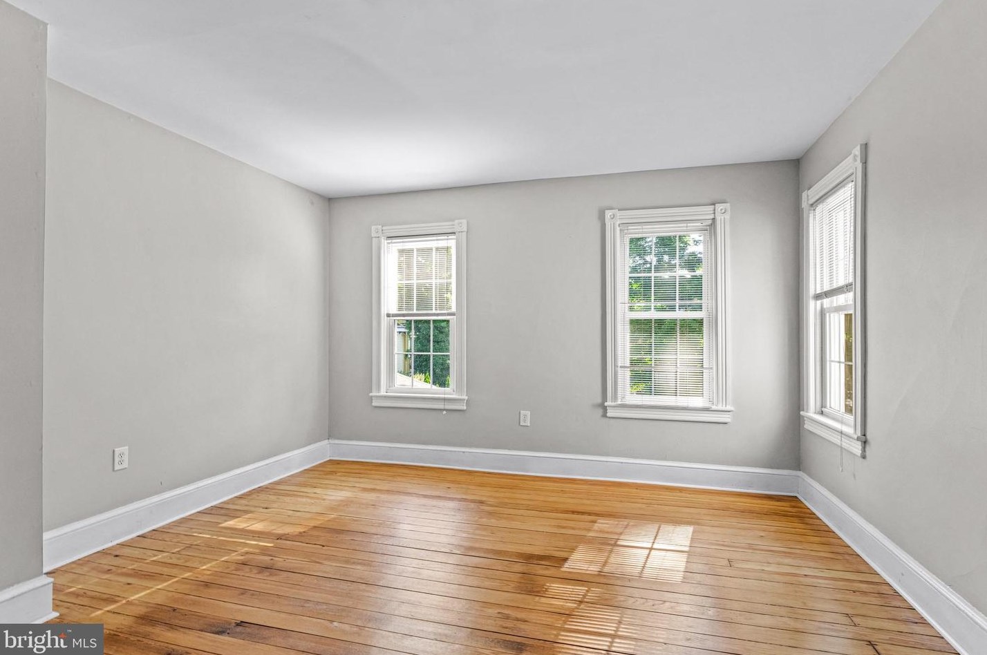 213 Park Ave, Haddonfield NJ 08033-1639 exterior