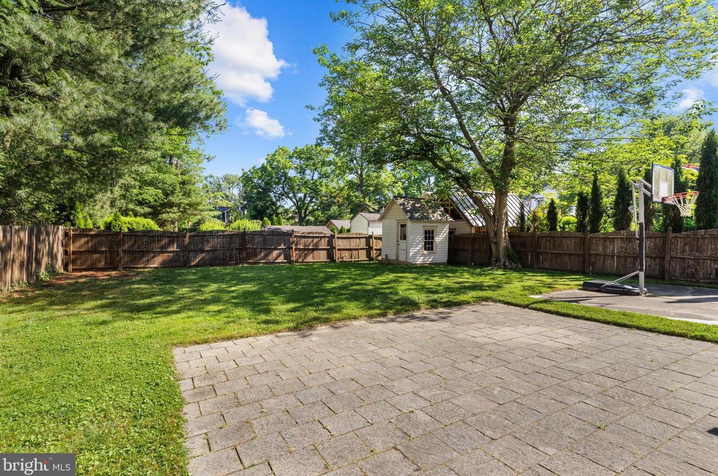 213 Park Ave, Haddonfield NJ 08033-1639 exterior