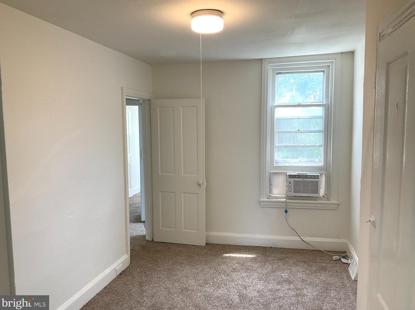 712 Spruce St, Camden NJ 08103-3230 exterior