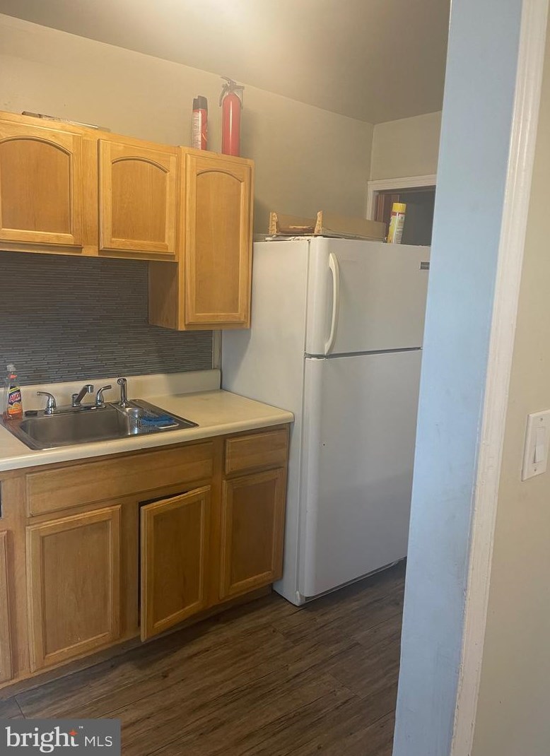 1291 Browning St, Camden NJ 08104-2010 exterior