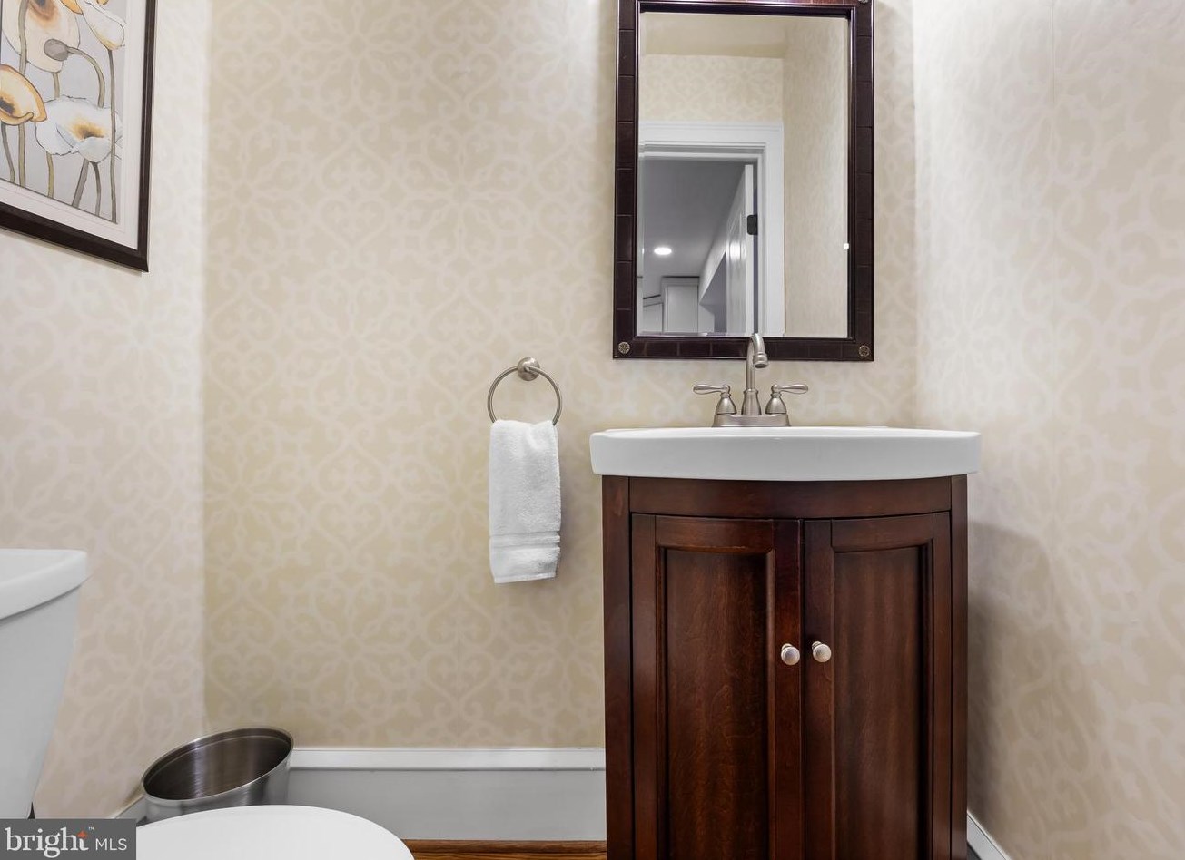 237 Mountwell Ave, Haddonfield NJ 08033-3311 exterior