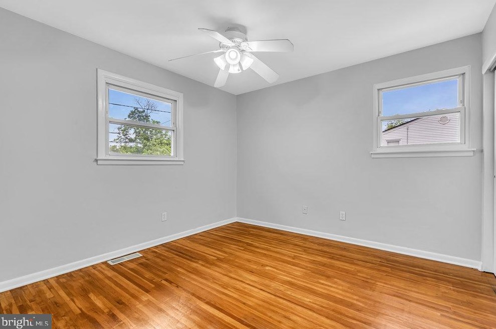 8421 Stow Rd, Camden NJ 08110-3337 exterior