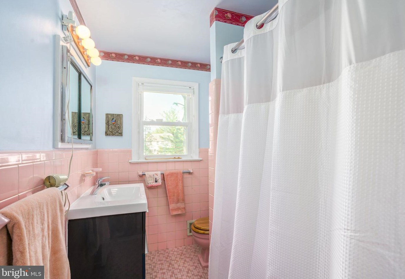 319 Longwood Dr, Tavistock NJ 08033-1039 exterior