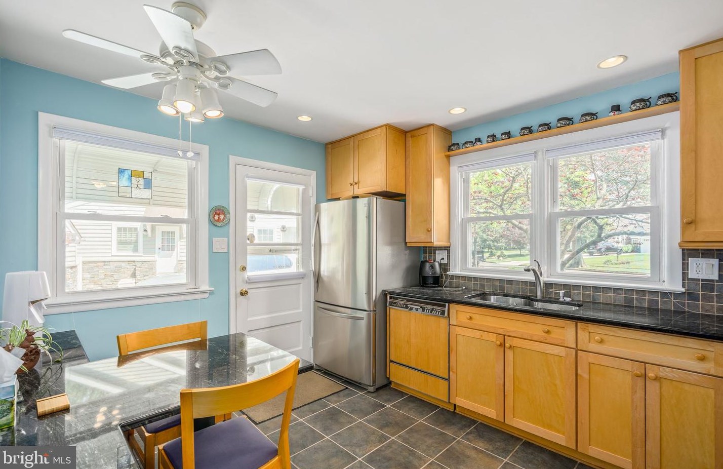 319 Longwood Dr, Tavistock NJ 08033-1039 exterior