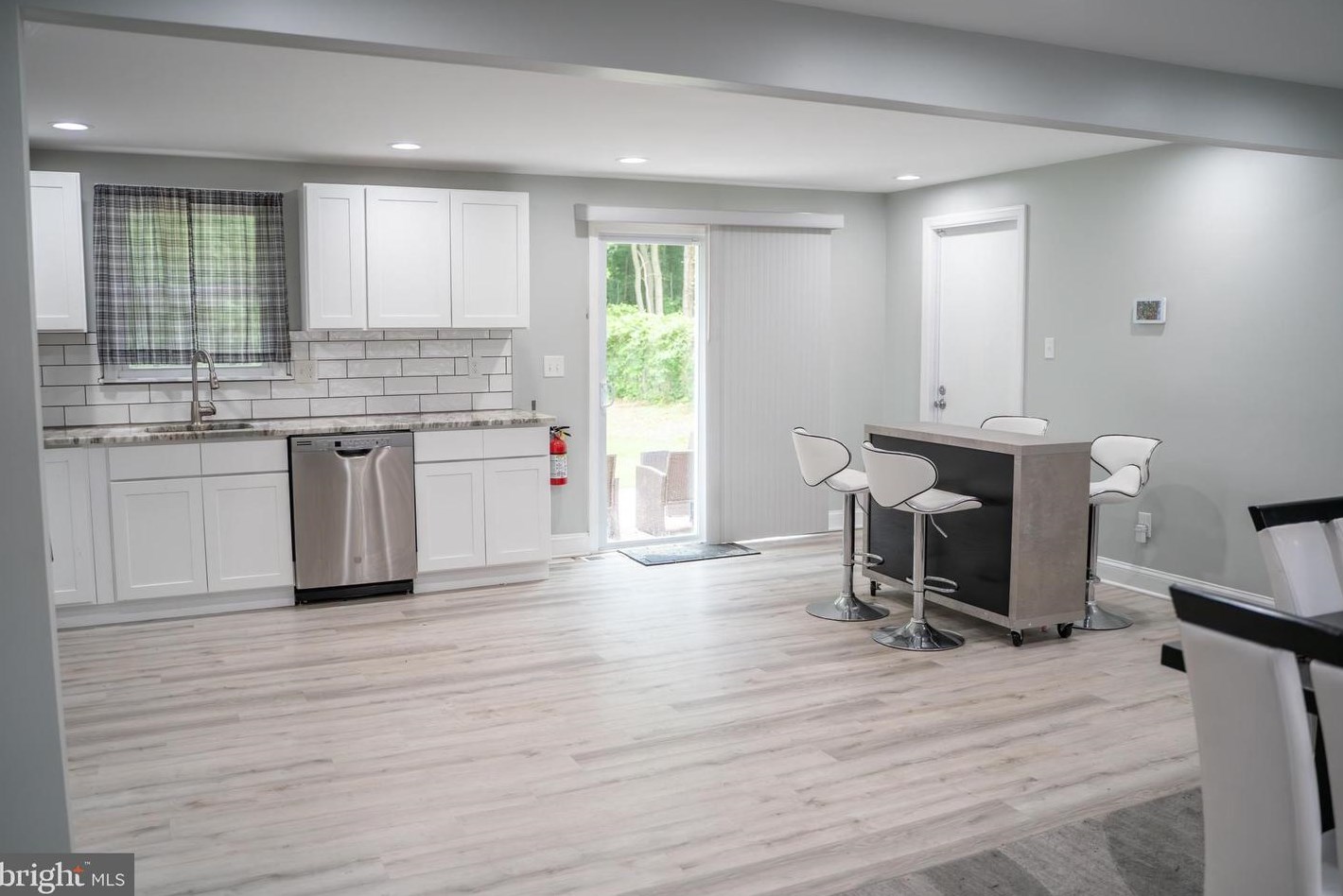 8 Drexel Gate Dr, Erial NJ  08081-2803 exterior