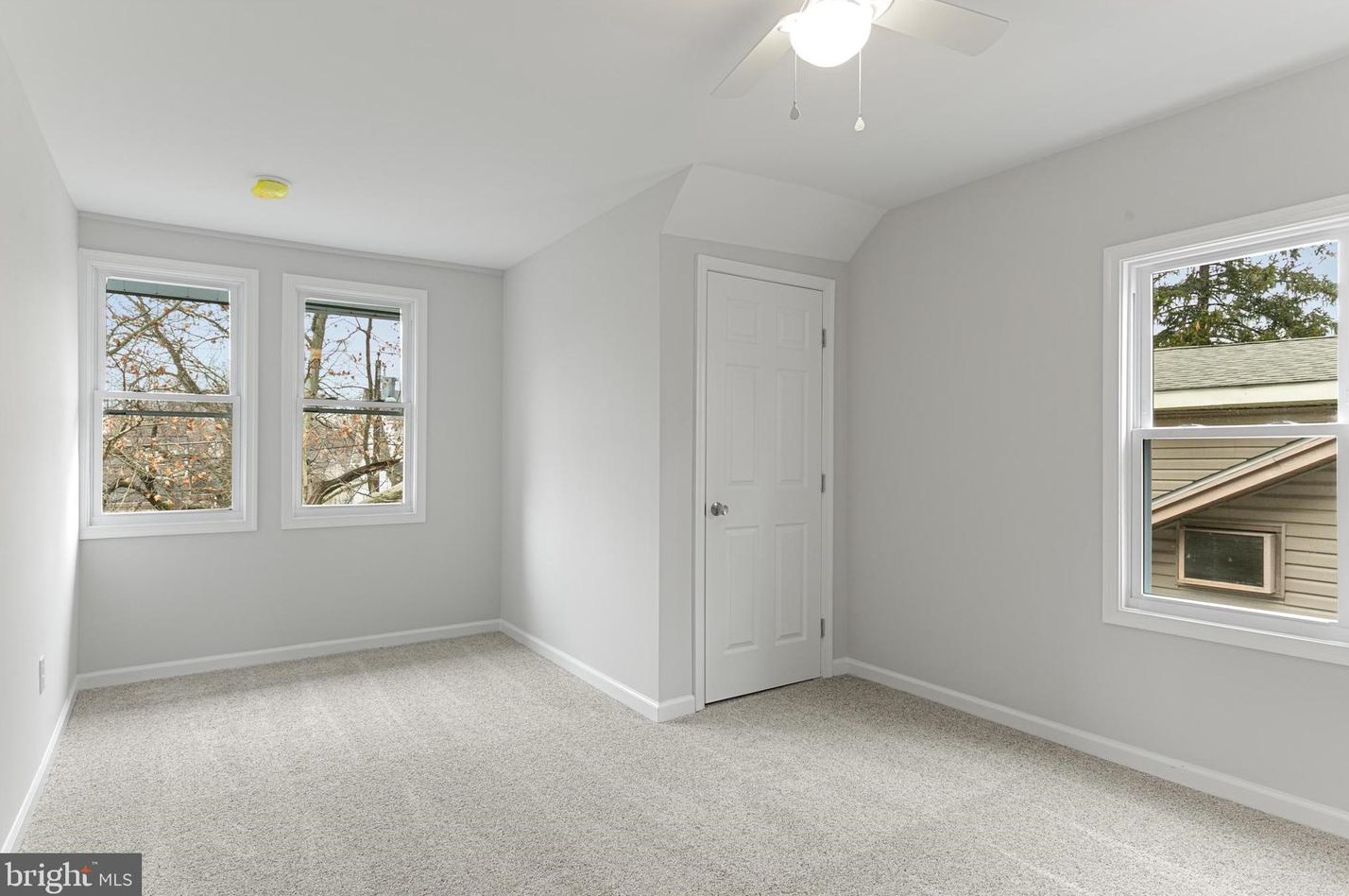 209 Poplar Ave, Camden NJ  08109-1841 exterior