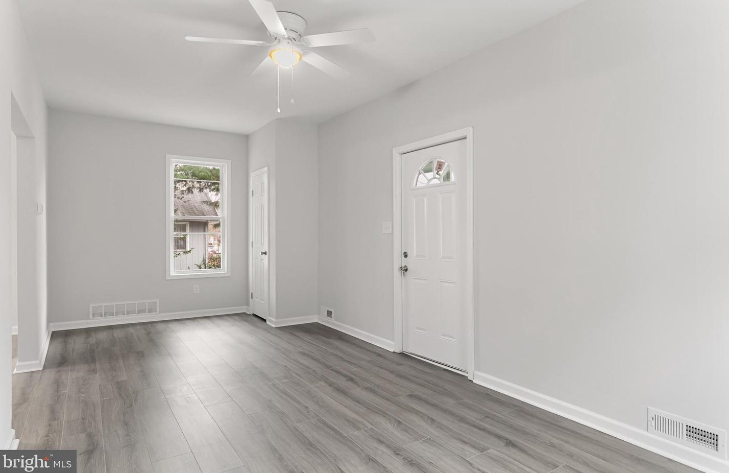 209 Poplar Ave, Camden NJ  08109-1841 exterior