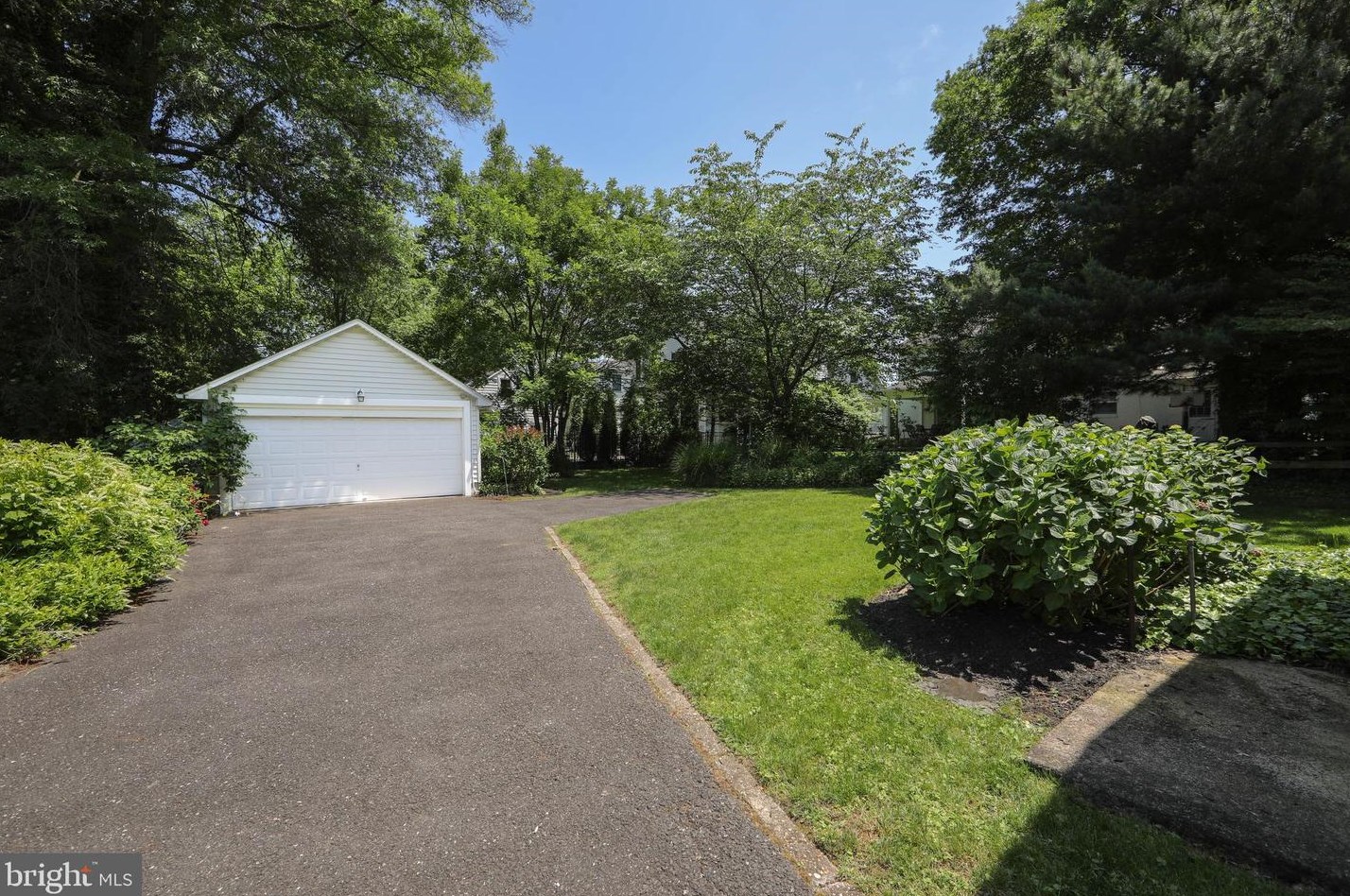 405 Westmont Ave, Haddonfield NJ 08033-2318 exterior