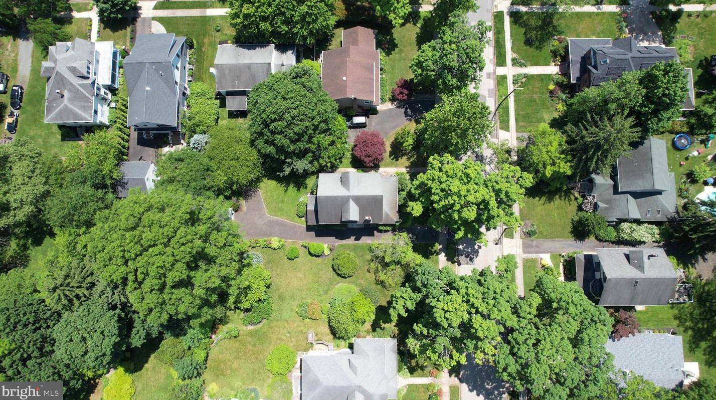 405 Westmont Ave, Haddonfield NJ 08033-2318 exterior