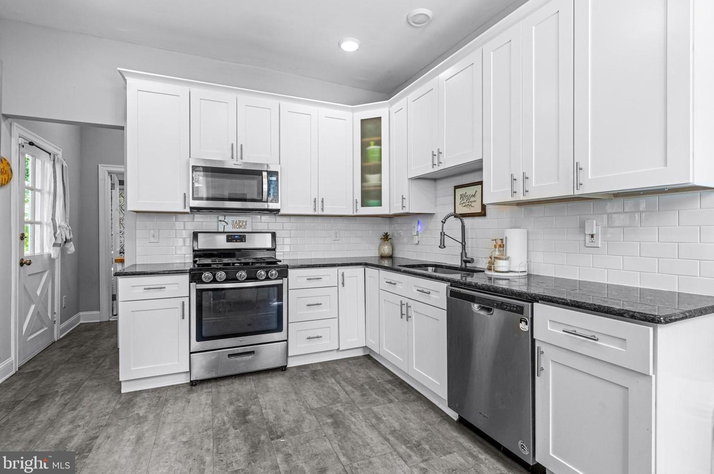 6563 Irving Ave, Camden NJ  08109-2419 exterior