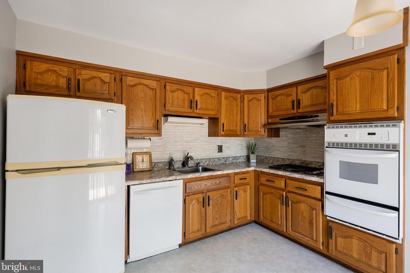 7119 Browning Rd, Camden NJ 08107-1916 exterior