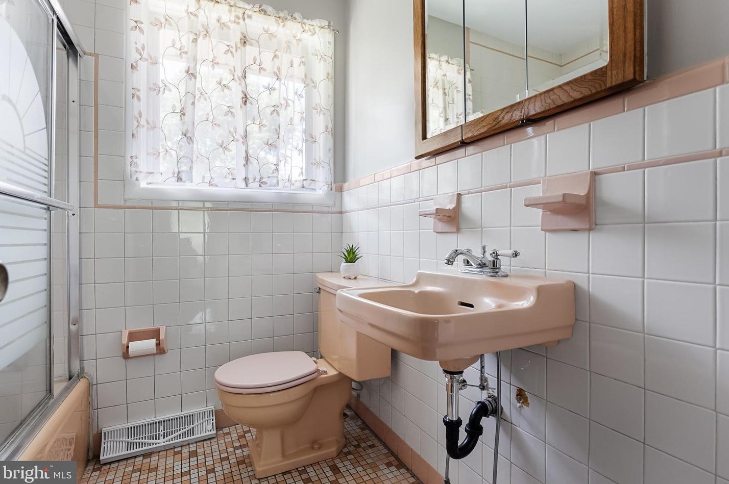 7119 Browning Rd, Camden NJ 08107-1916 exterior