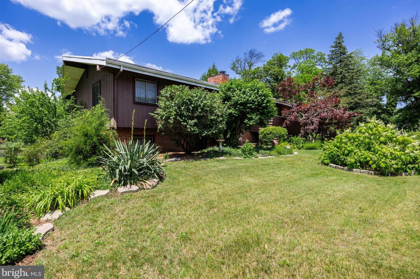 7119 Browning Rd, Camden NJ 08107-1916 exterior