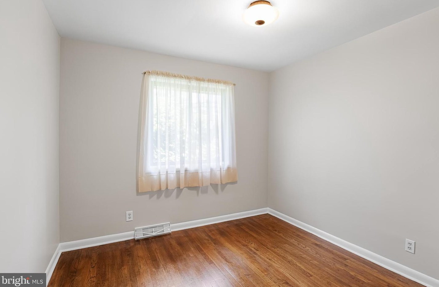 7119 Browning Rd, Camden NJ 08107-1916 exterior