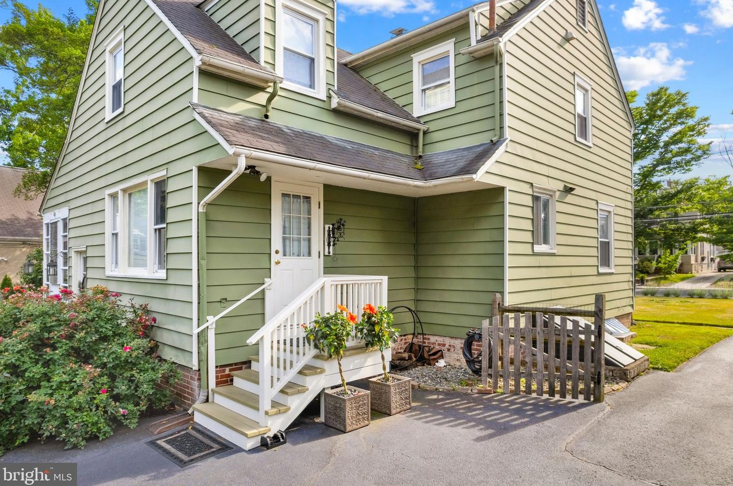 611 Grv St, Haddonfield NJ 08033-1217 exterior