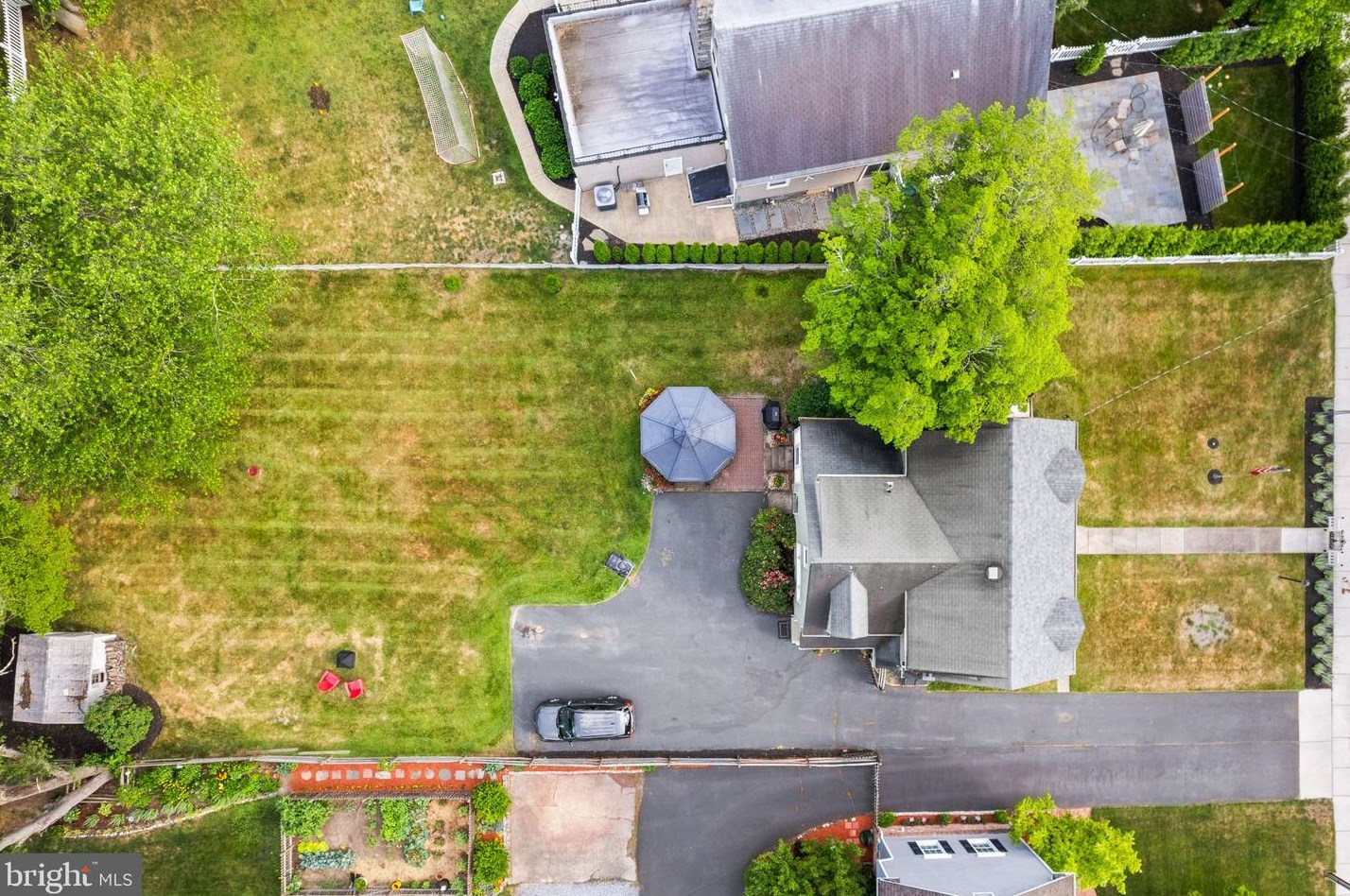 611 Grv St, Haddonfield NJ 08033-1217 exterior