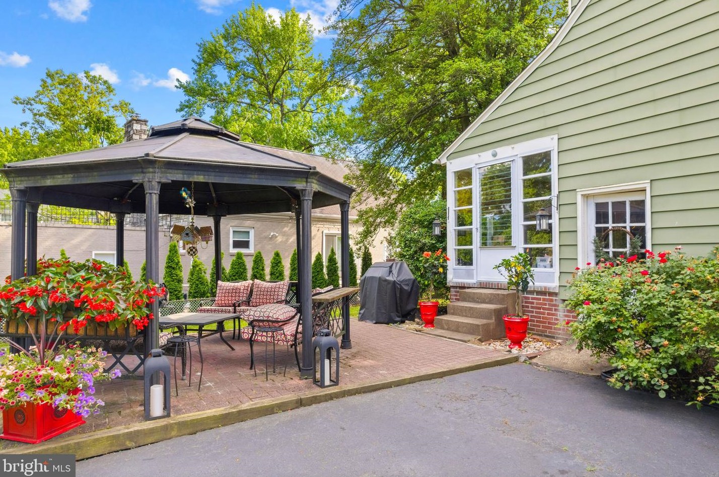 611 Grv St, Haddonfield NJ 08033-1217 exterior