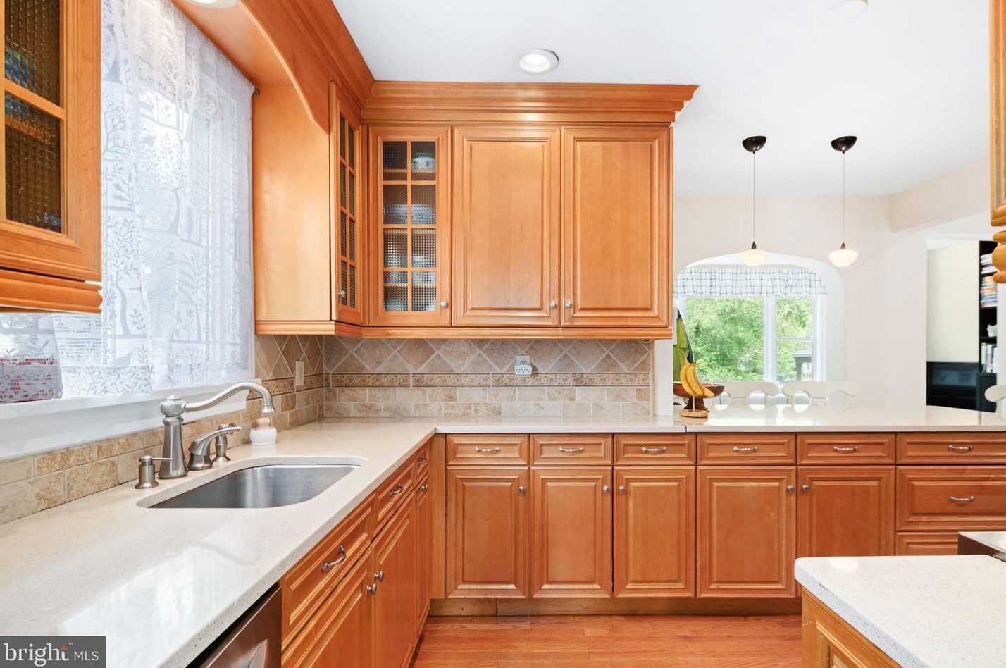 611 Grv St, Haddonfield NJ 08033-1217 exterior