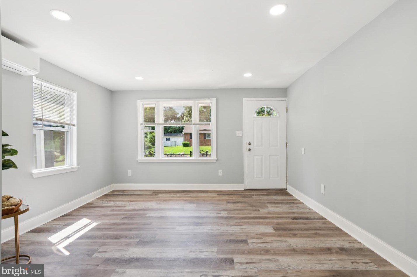 6240 Clayton Ave, Camden NJ 08109-1305 exterior